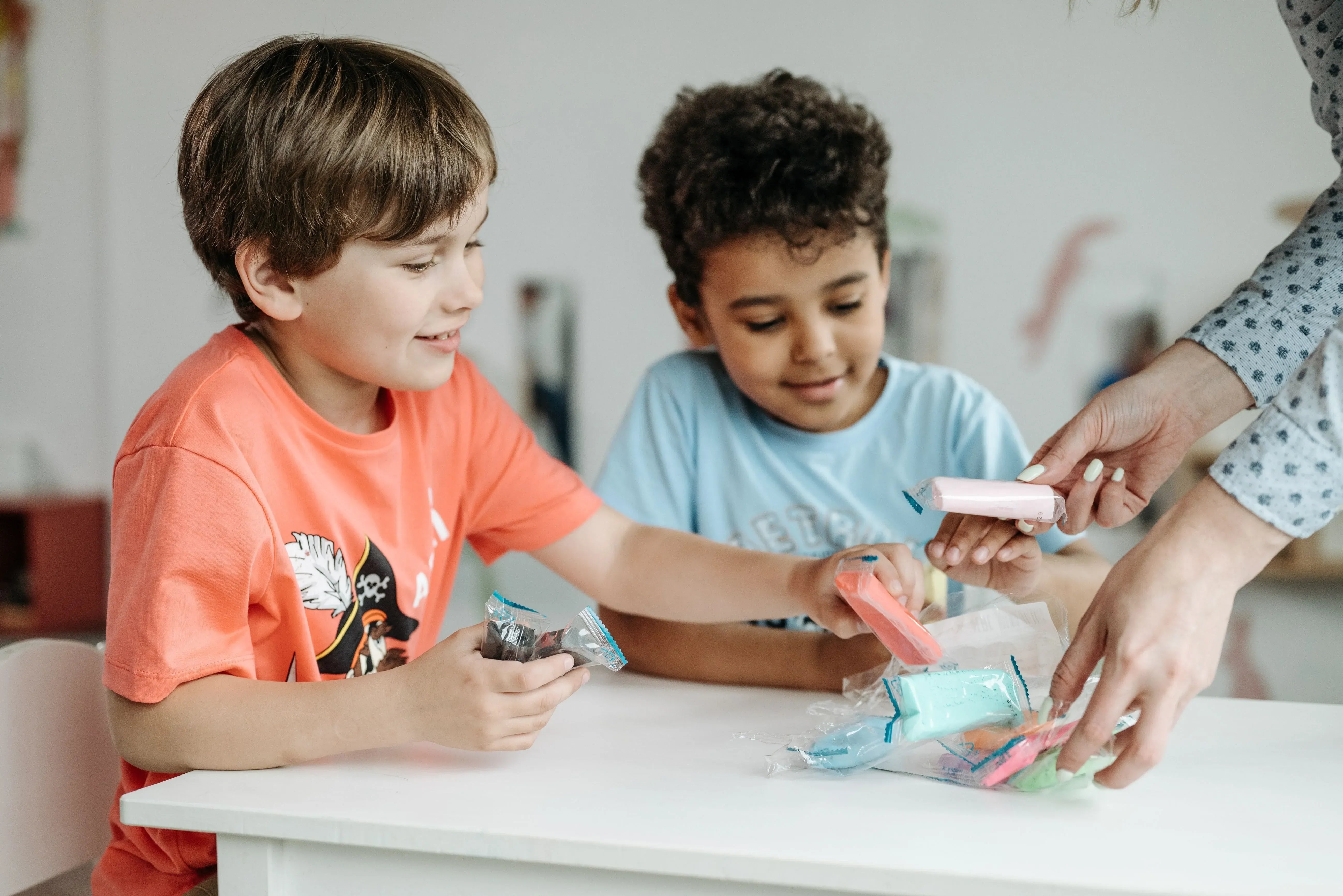 Activités sans écran : 25 idées pour occuper son enfant (et le faire bouger !)