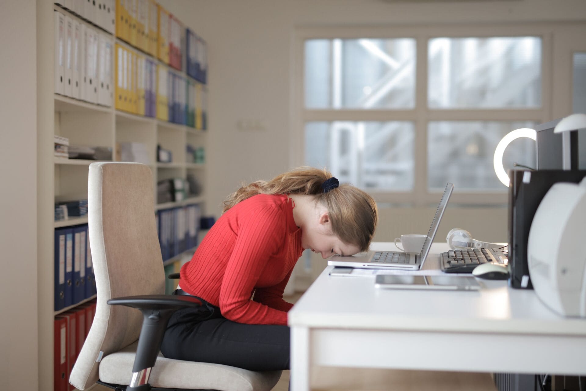 Comment soulager les douleurs d'endométriose au travail ?